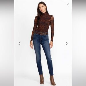 JOHNNY WAS Mid Rise Dark Wash‎ Skinny Jeans Size 30